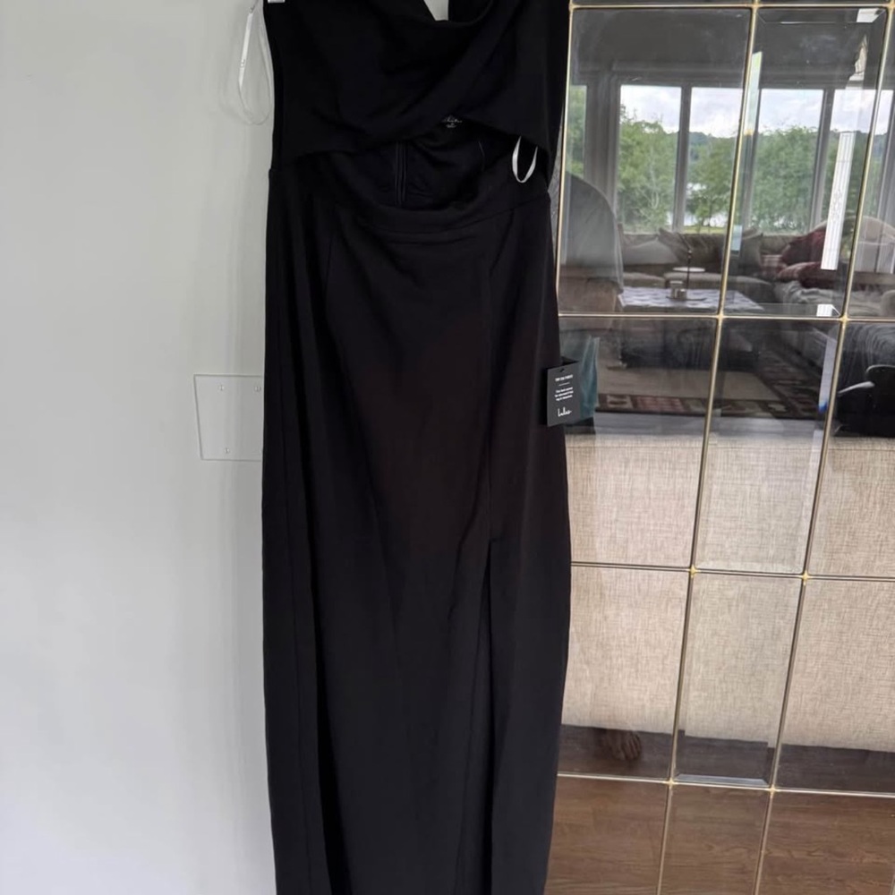 Lulu's Strapless Black Dress